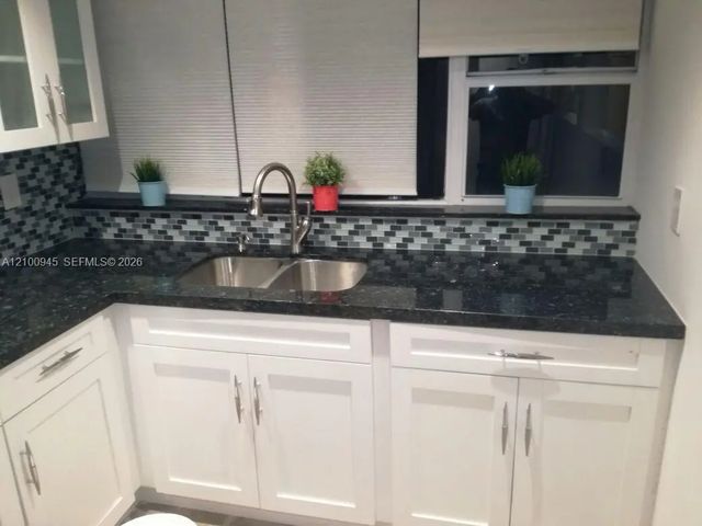 2 of 14 - 922 Ne 199th Street #4h, Miami, FL