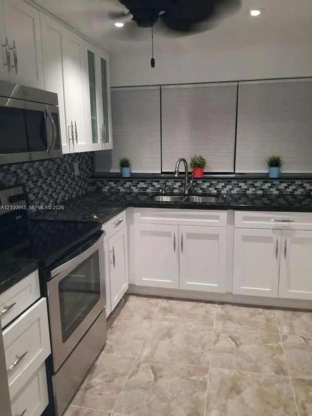 3 of 14 - 922 Ne 199th Street #4h, Miami, FL
