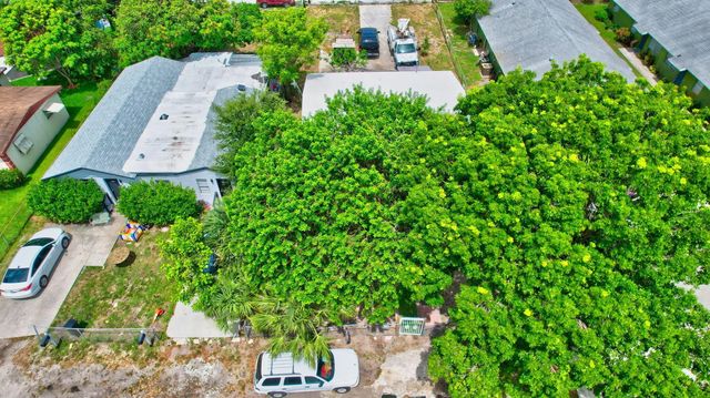 3 of 14 - 134 Sw 10th Avenue, Delray Beach, FL