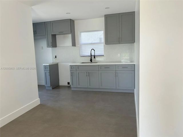 3 of 25 - 20403 Nw 44th Place, Miami Gardens, FL