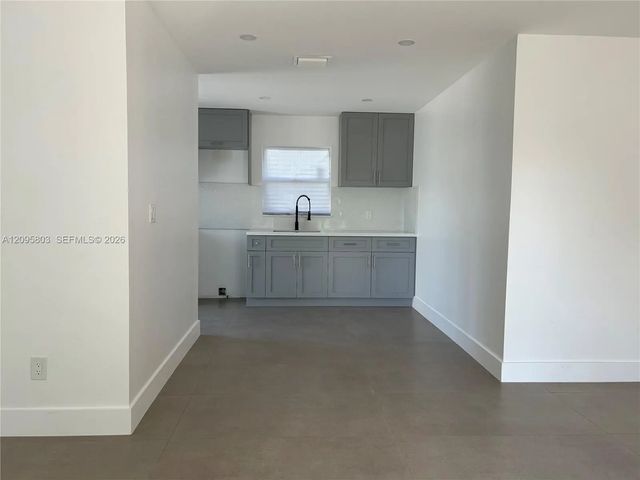4 of 25 - 20403 Nw 44th Place, Miami Gardens, FL
