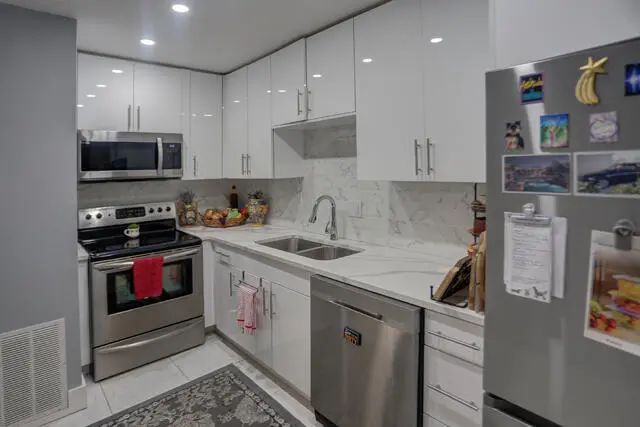 4 of 28 - 188 Lake Evelyn Drive, West Palm Beach, FL