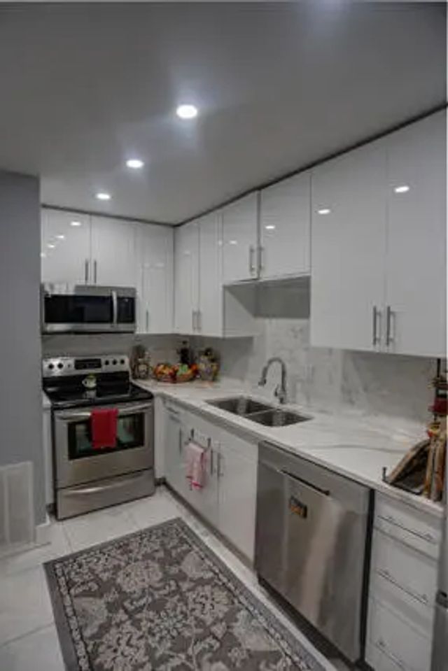 5 of 28 - 188 Lake Evelyn Drive, West Palm Beach, FL