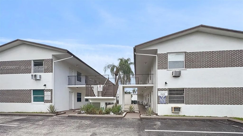 2829 Van Buren Street #207, Hollywood