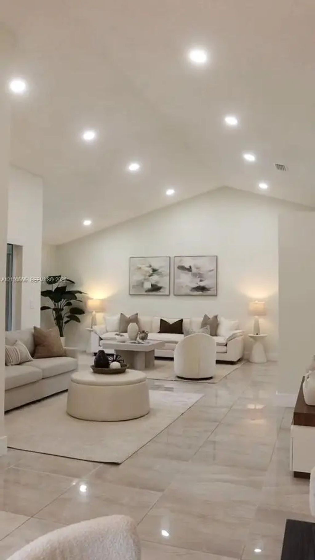 8201 Nw 52nd Street, Lauderhill