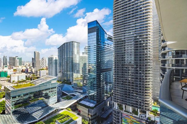 3 of 15 - 55 Sw 9th Street #3010, Miami, FL