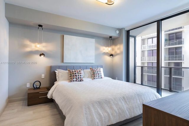 4 of 15 - 55 Sw 9th Street #3010, Miami, FL