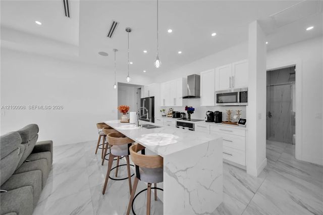 4 of 47 - 1803 Nw 2nd Place, Cape Coral, FL