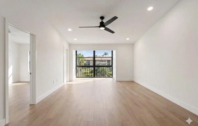 5 of 10 - 4699 Lucerne Lakes Boulevard E #203, Lake Worth, FL