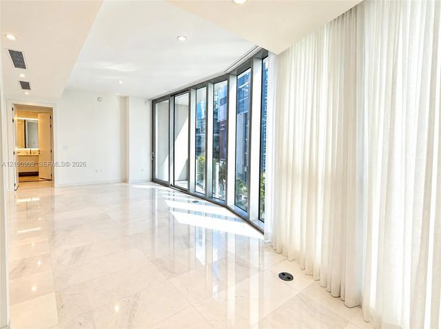 5 of 42 - 300 Biscayne Boulevard Way #506e, Miami, FL