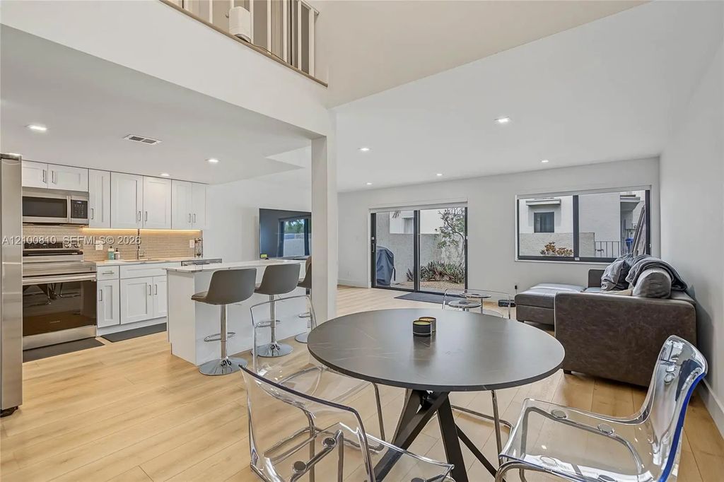 2607 N 40th Avenue, Hollywood