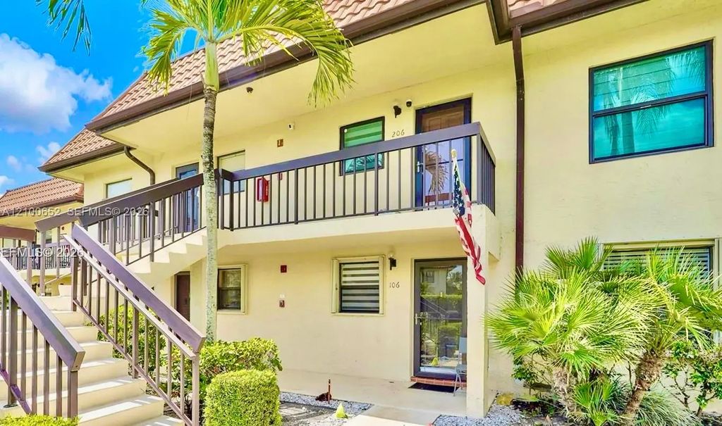 7142 Golf Colony Court #206, Lake Worth