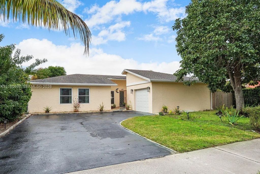 387 Nw 39th Way, Deerfield Beach