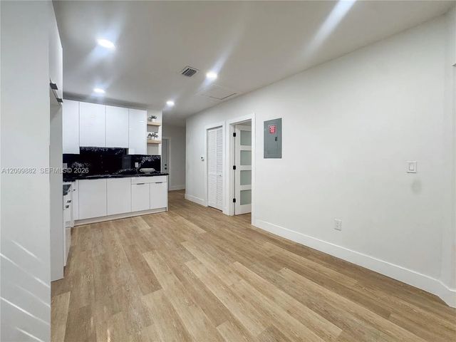 3 of 24 - 1427 Nw 69th Terrace, Miami, FL