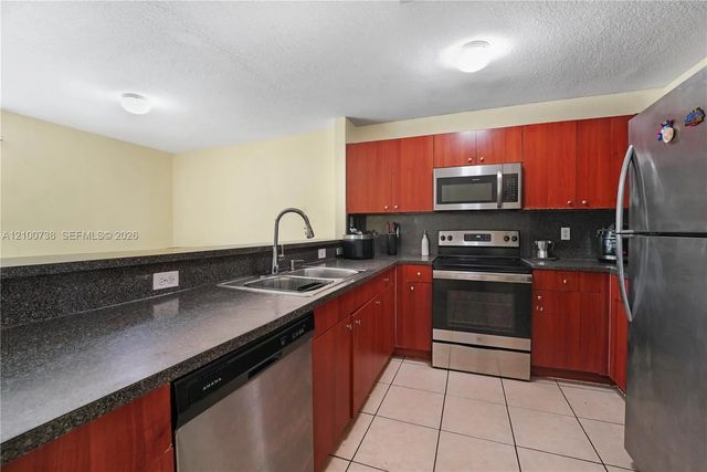 5 of 17 - 10170 W Fern Street, Miami, FL