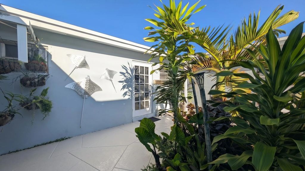 3267 Ne 18th Terrace, Oakland Park
