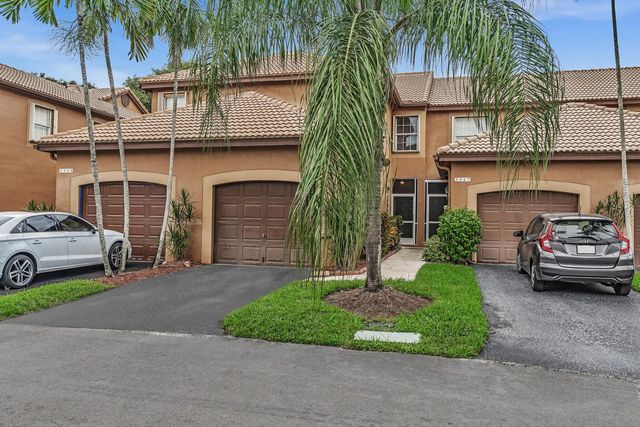 1561 Barcelona Way, Weston