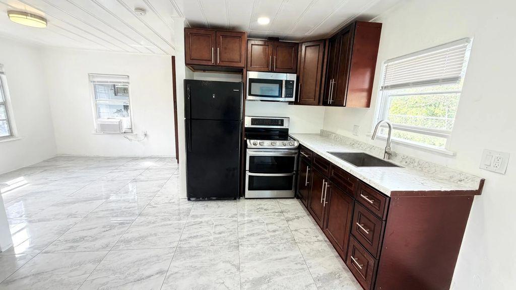 512 Se 21st Avenue #b, Boynton Beach