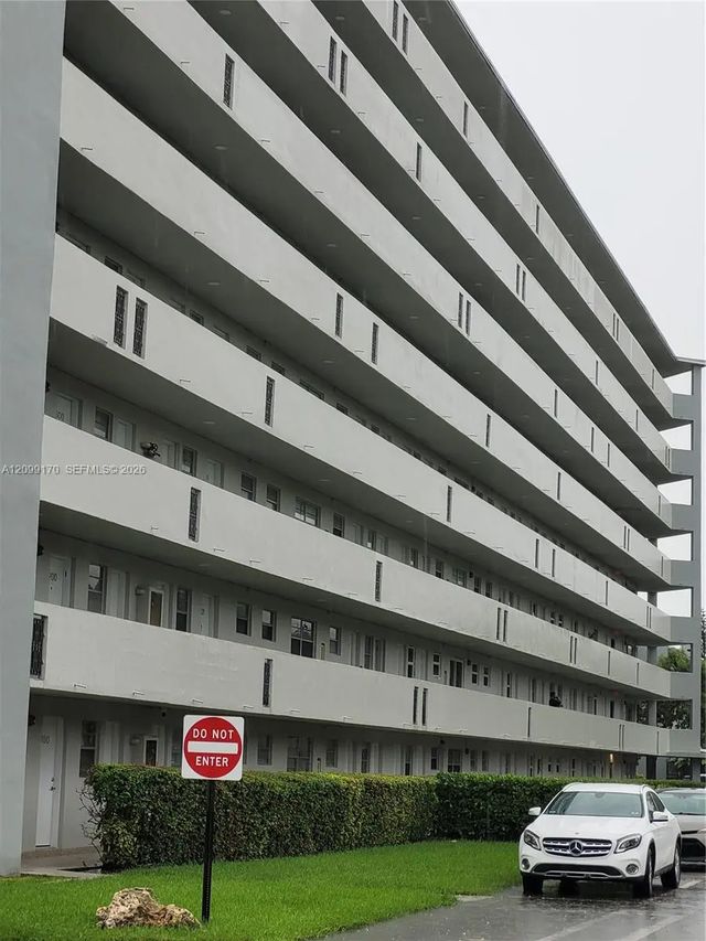 1770 Ne 191st Street #615-1, Miami