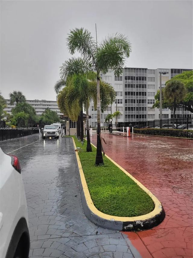 3 of 29 - 1770 Ne 191st Street #615-1, Miami, FL