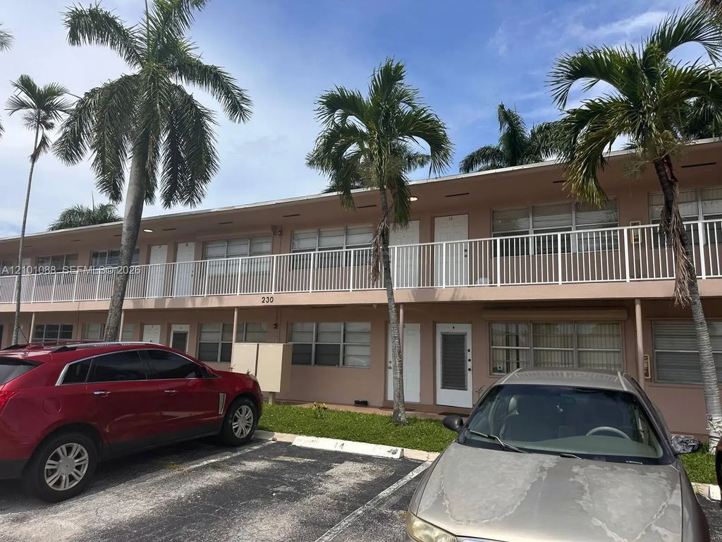 230 Sw 11th Avenue #14, Hallandale Beach