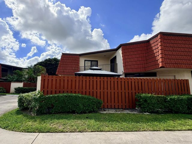4 of 35 - 3870 Victoria Drive, West Palm Beach, FL