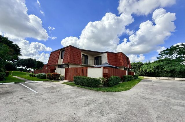 5 of 35 - 3870 Victoria Drive, West Palm Beach, FL