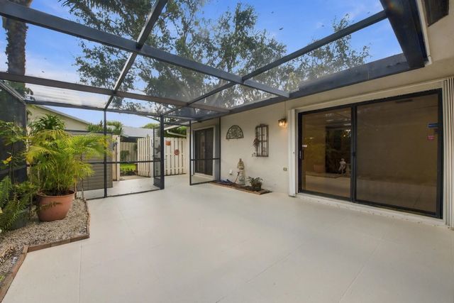 5 of 47 - 801 Nw 30th Avenue #c, Delray Beach, FL