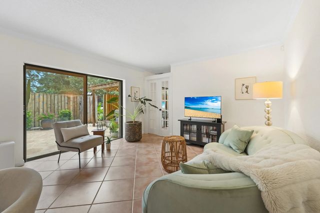 3 of 42 - 1928 19th Lane, Palm Beach Gardens, FL