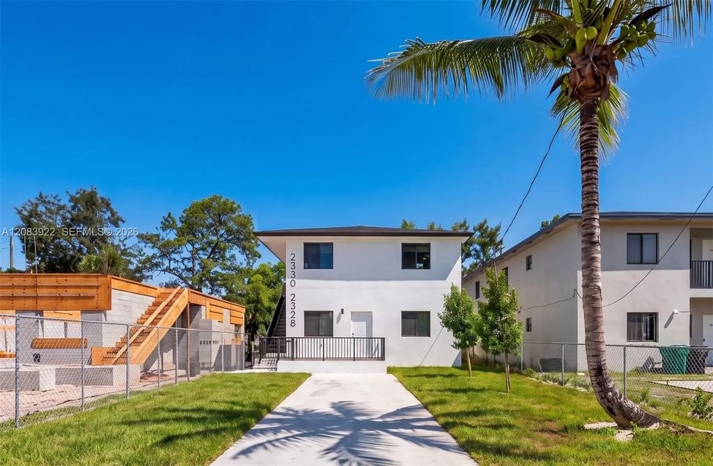 2328 Nw 67th Street, Miami