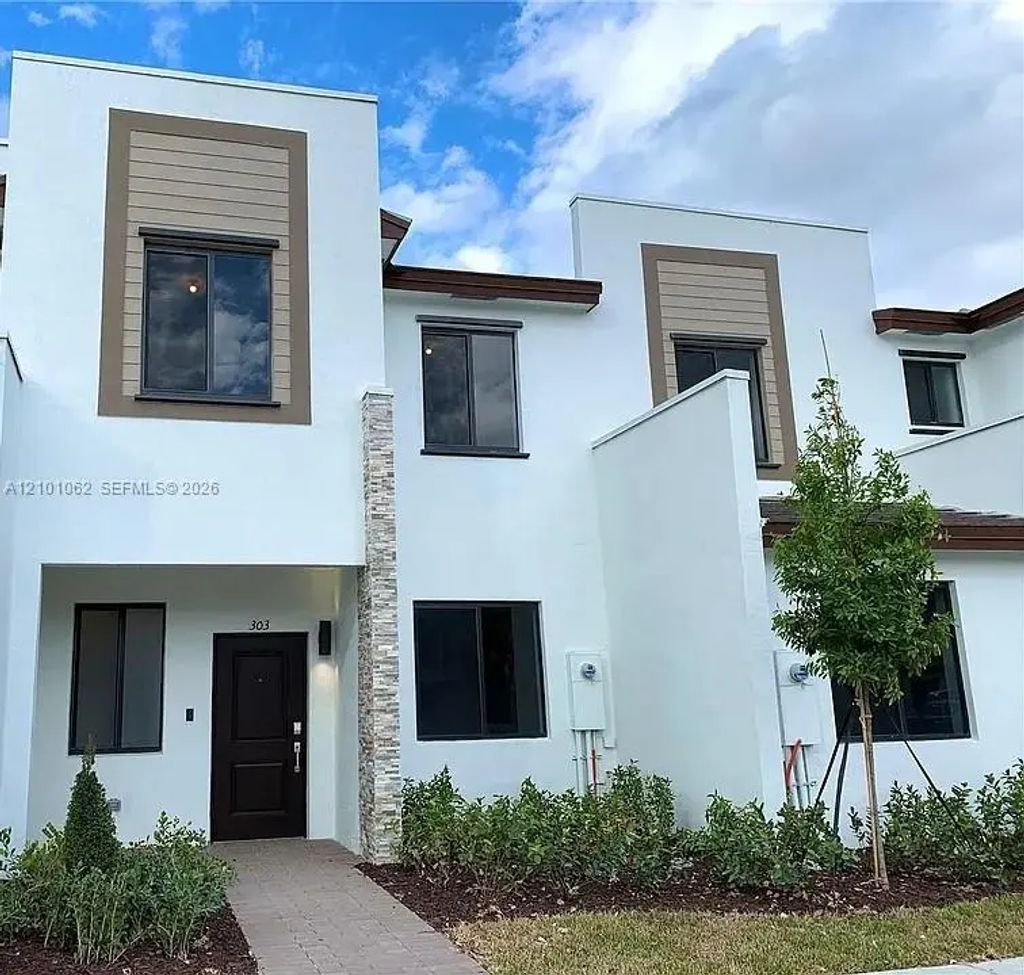 303 Ne 208th Terrace #303, Miami
