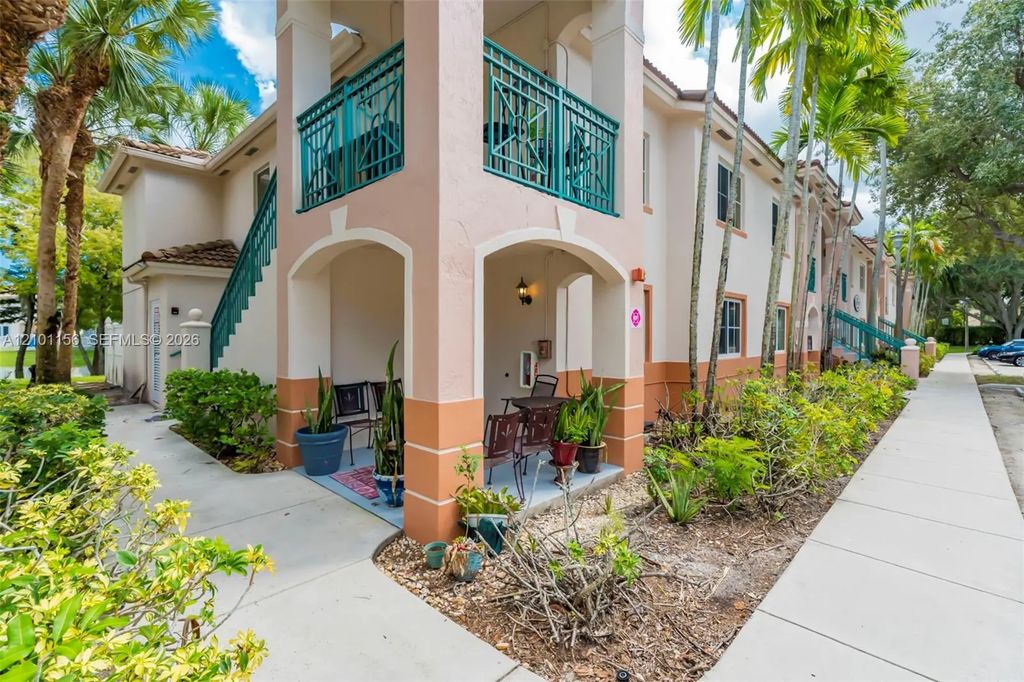 2125 Nw 77th Way #101, Pembroke Pines
