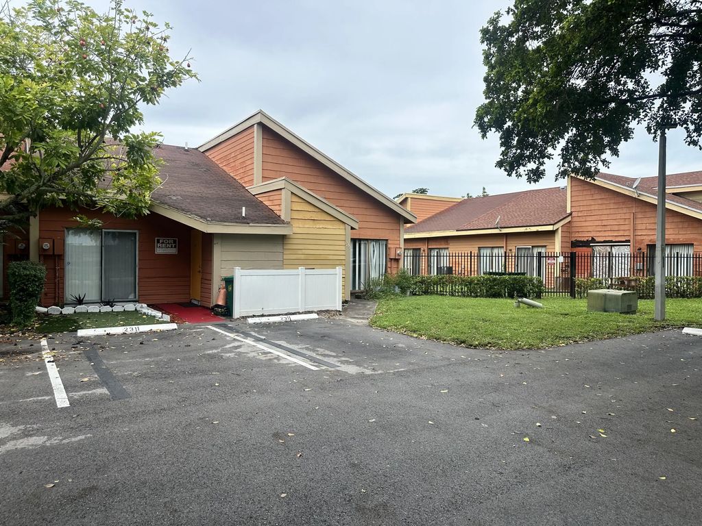 2311 Nw 55th Avenue #2311, Lauderhill
