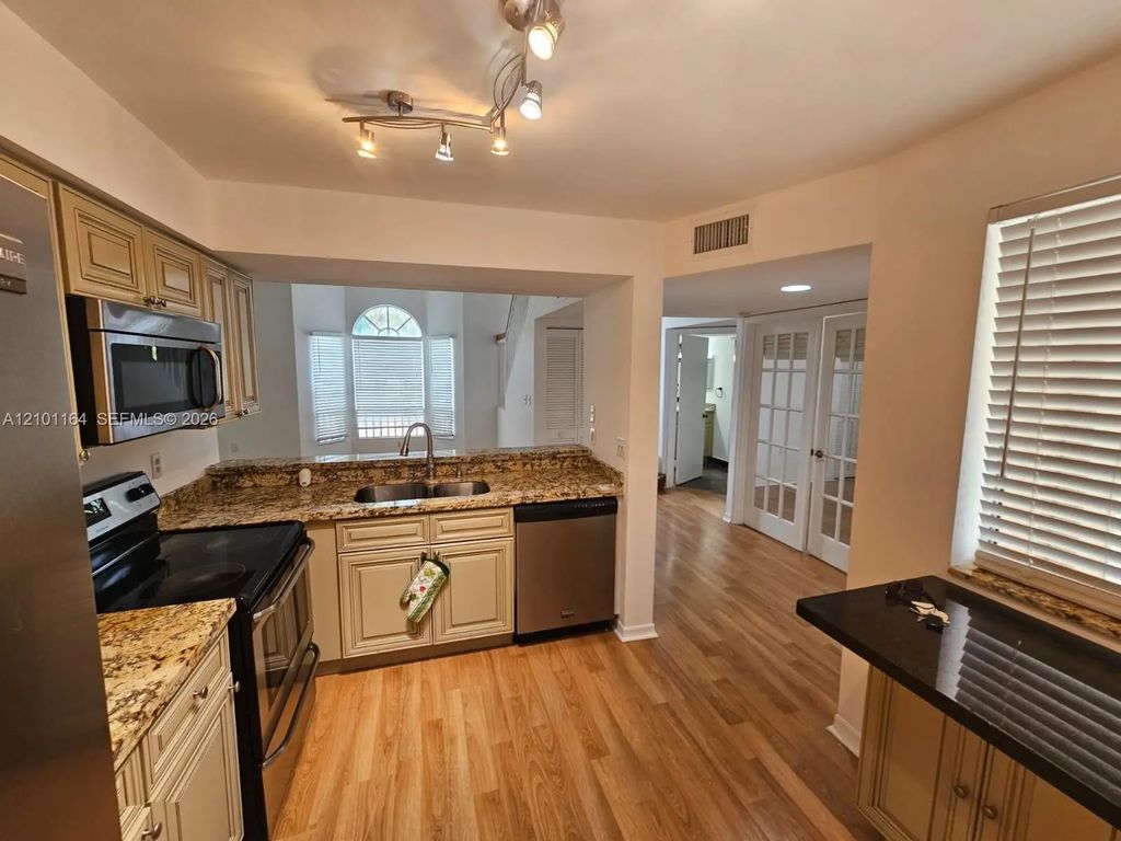 2206 Glenmoor Drive #2206, West Palm Beach