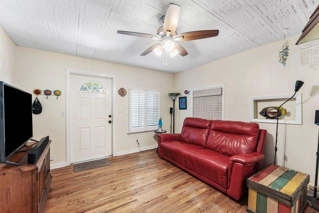 4 of 35 - 806 N M Street, Lake Worth Beach, FL