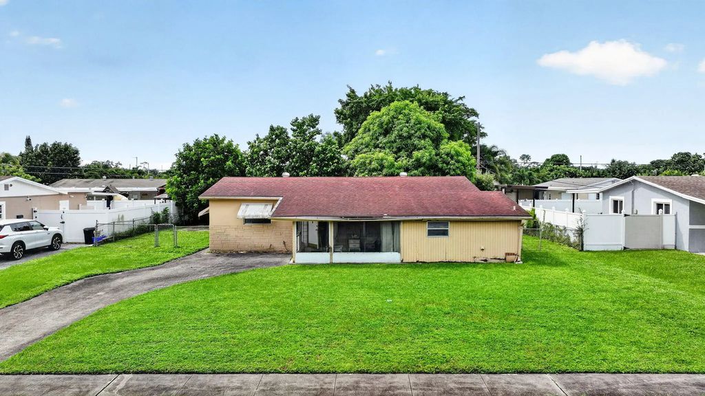 913 Jamaican Drive, West Palm Beach