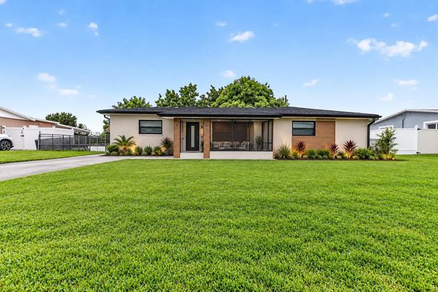 2 of 31 - 913 Jamaican Drive, West Palm Beach, FL
