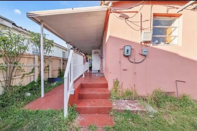 4 of 10 - 5300 Sw 6th Street, Miami, FL