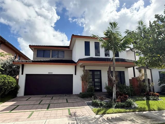 15835 Nw 87th Court, Miami Lakes