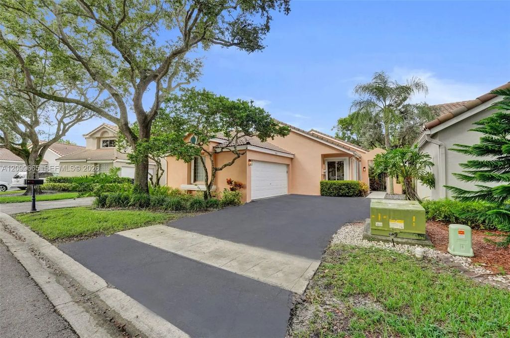 10149 Nw 4th Street, Plantation