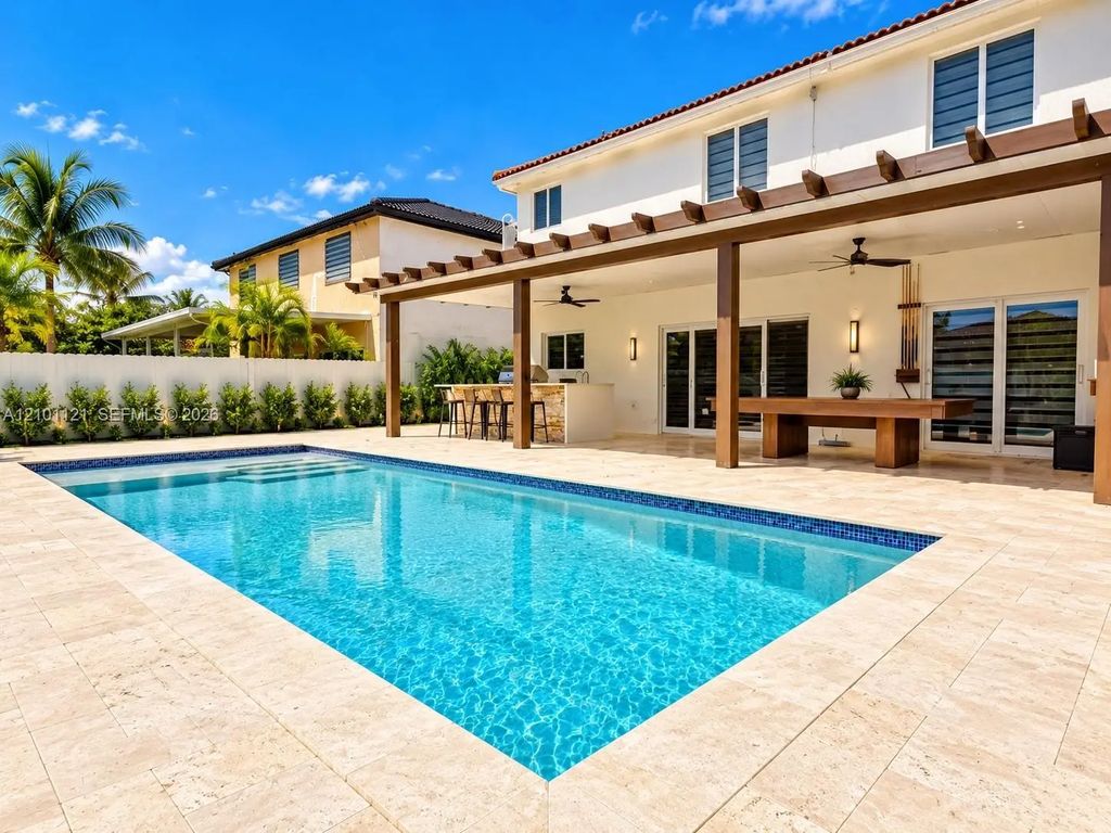 7874 Nw 194th Street, Hialeah