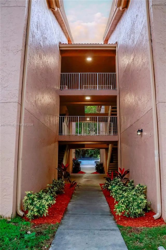 3 of 17 - 15770 Sw 106th Terrace #305, Miami, FL