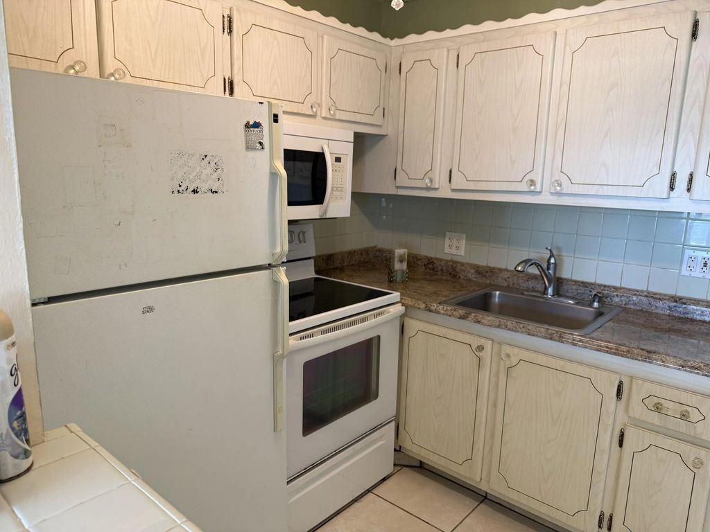 332 Dover B, West Palm Beach