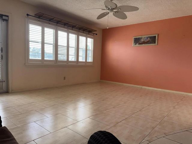 5 of 17 - 332 Dover B, West Palm Beach, FL