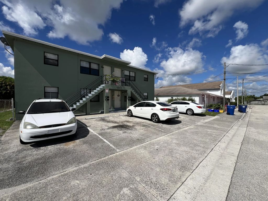 1273 W 34th Street #1, Riviera Beach