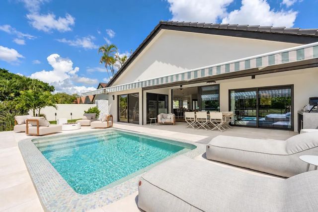 2 of 32 - 11120 Clover Leaf Circle, Boca Raton, FL