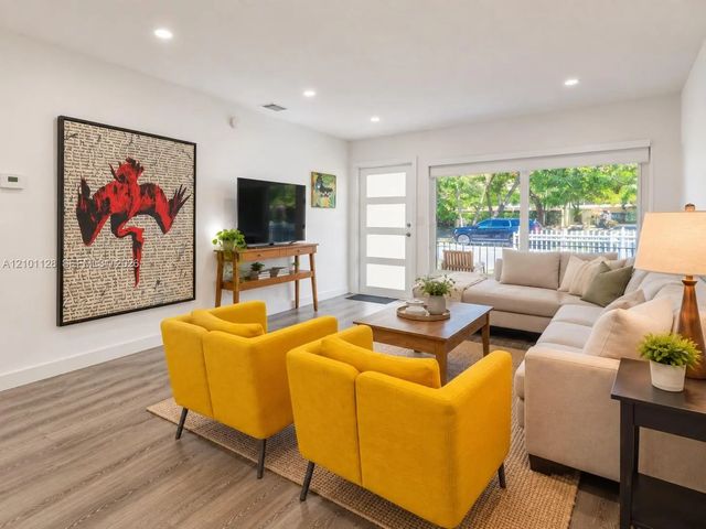3 of 29 - 2520 Sw 22nd Terrace, Miami, FL