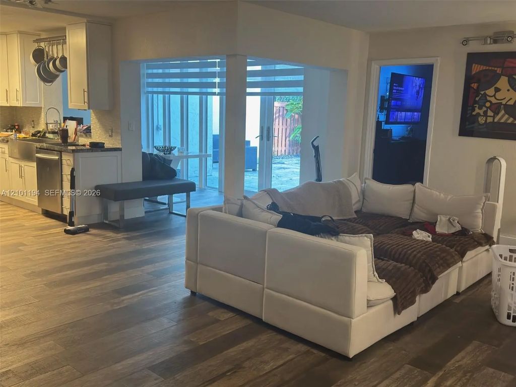323 Ives Dairy Road #323-08, Miami