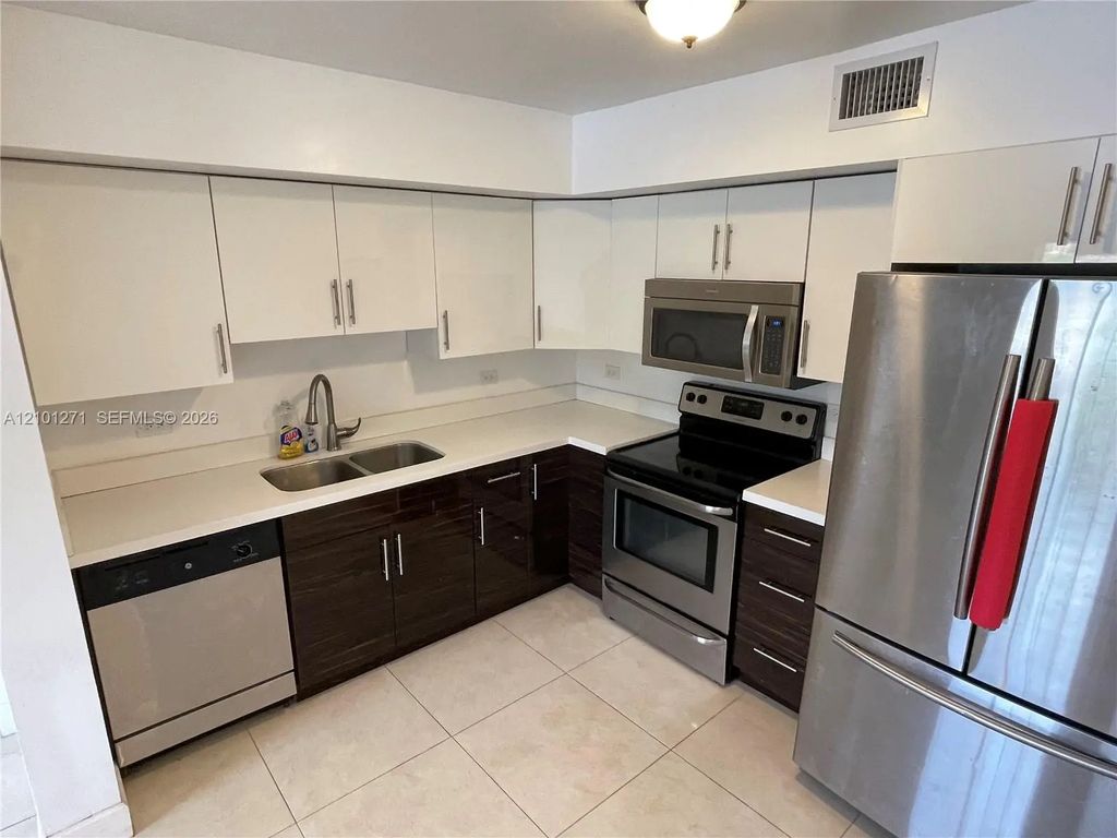 3690 N 56th Avenue #904, Hollywood
