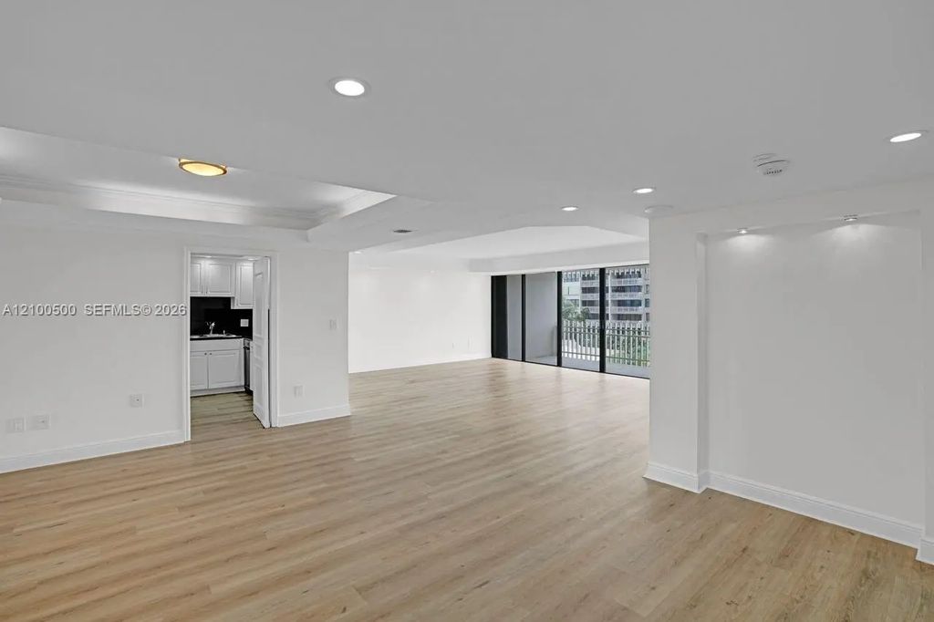 2 Grove Isle Drive #b406, Miami